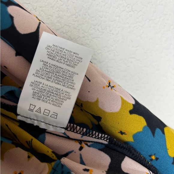 CAbi Favorite Retro Floral Bishop Sleeve Button Down Blouse M - Picture 8 of 10